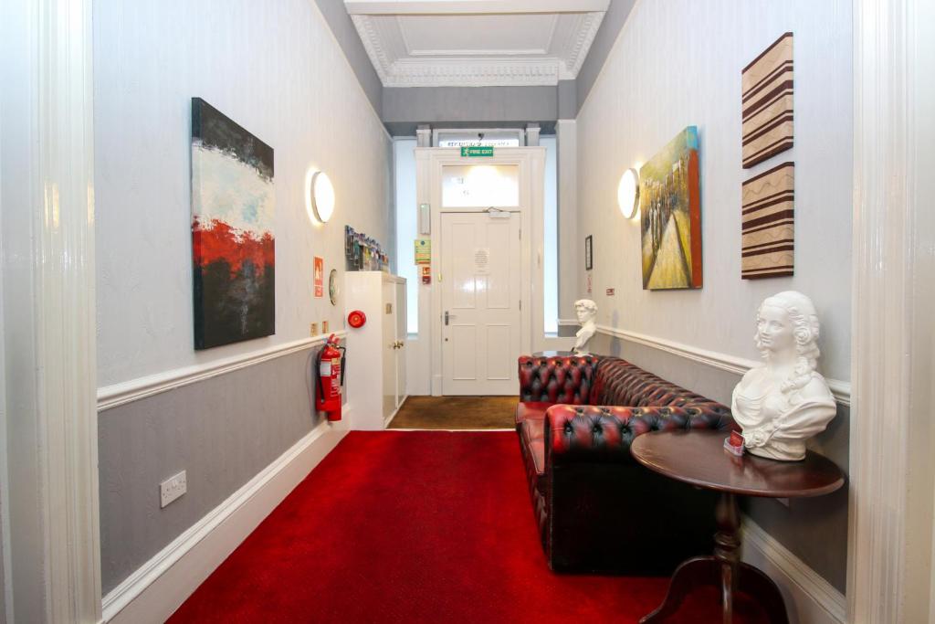 Embassy Apartments Glasgow with Free Parking Ideal for Family Holidays