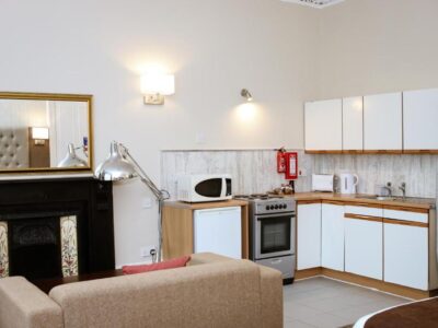 Fully Fitted Kitchen